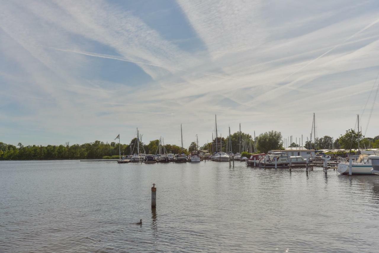 Bright And Comfortable Houseboat Aalsmeer Dış mekan fotoğraf